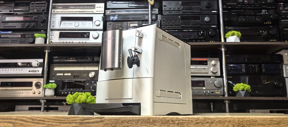 Кавова машина Miele CM5000