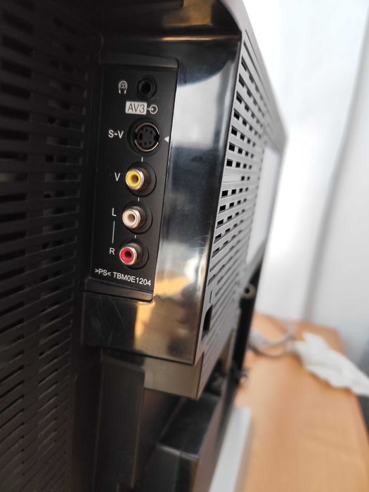 Panasonic 26 calowy z pilotem.