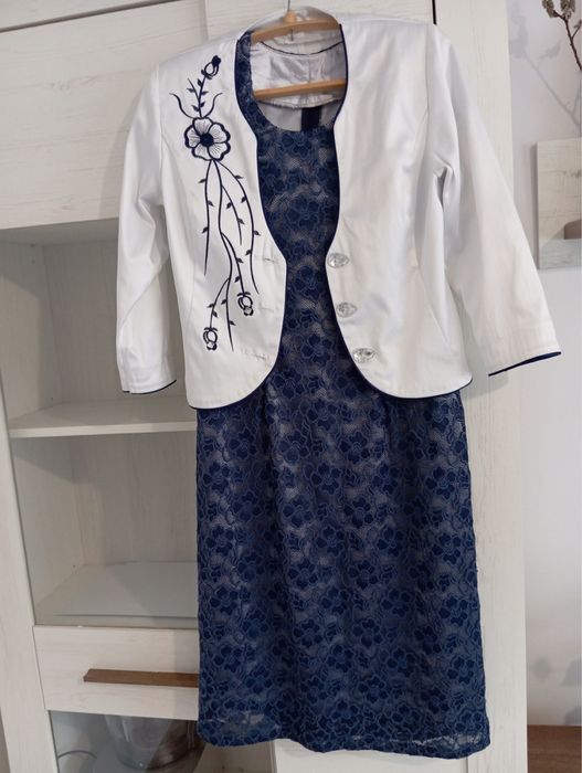 Сукня жіноча з накидкою