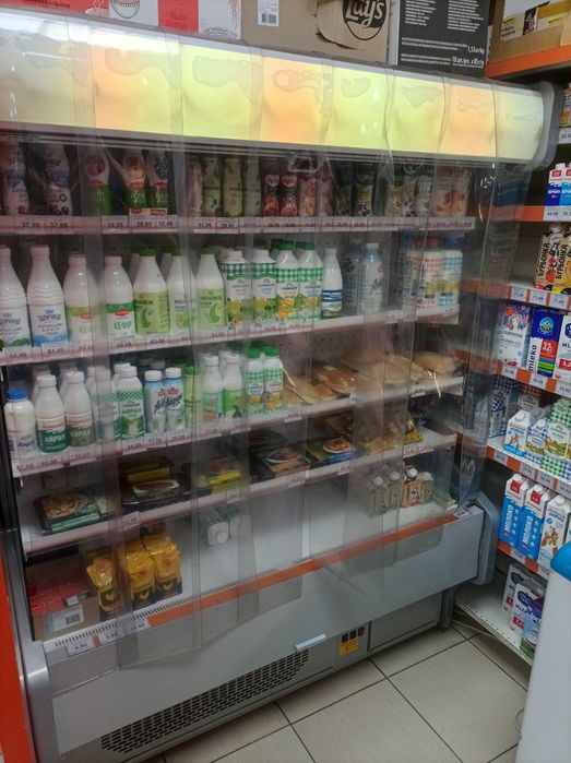 Холодильна вітрина