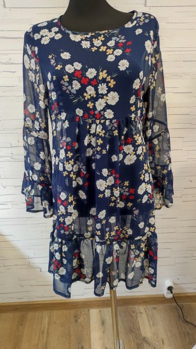 Piękna sukienka rozm. M/L