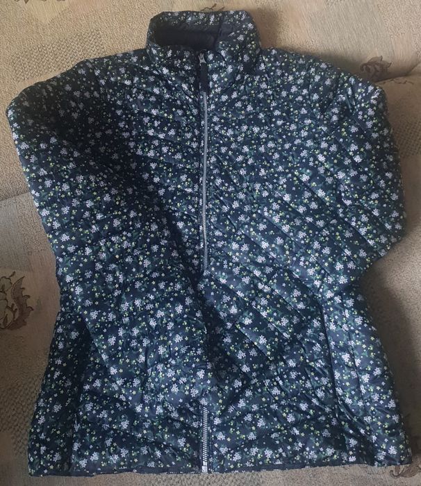 Przejściowa pikowana kurtka Esmara w drobne kwiatuszki