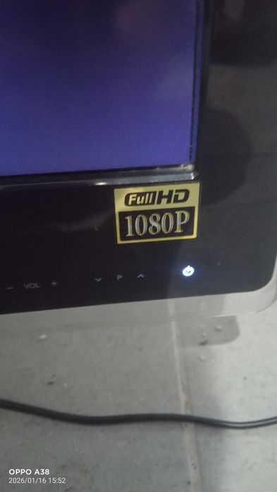 Televisão Hannspree + suporte