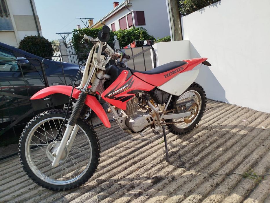 Honda CRF 100F.