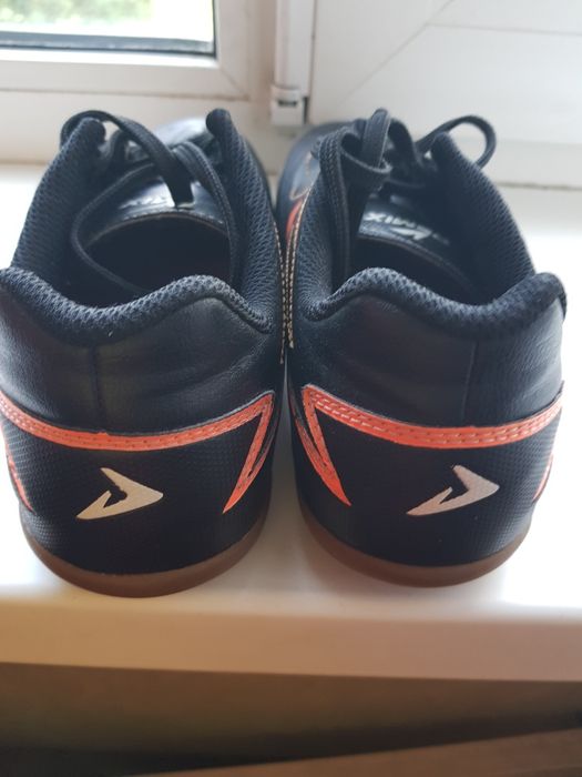 Футбольные бутсы для футзала "DEMIX"