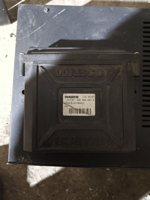 Блок керування подушками пневмопідвіски МАН