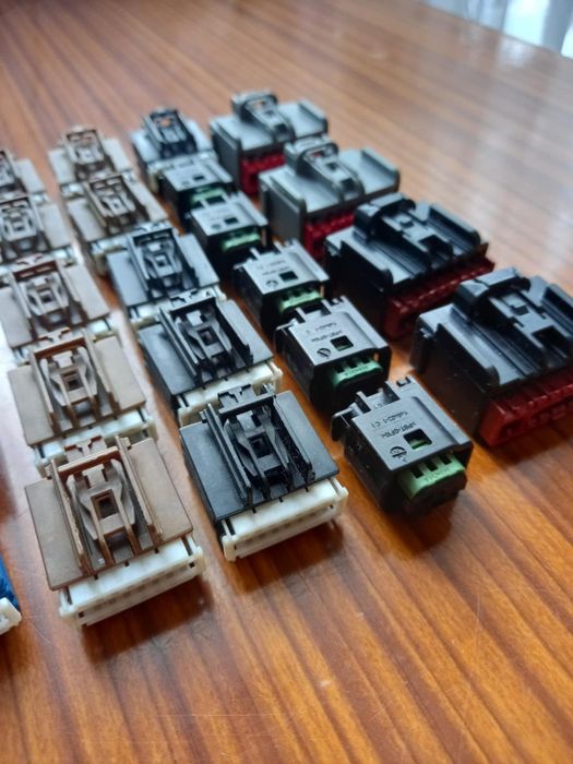 Автомобільні конектора