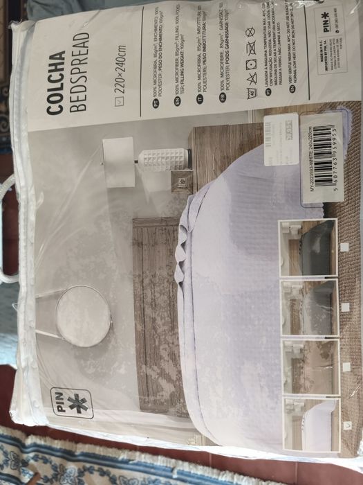 Colcha em branco para cama casal