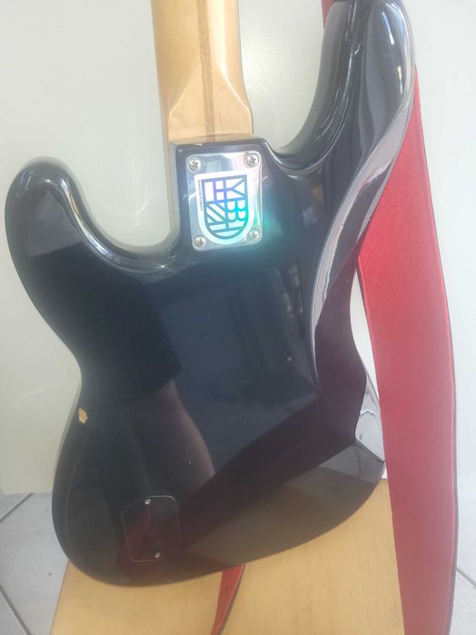gitara basowa Fender Precision Bass Special