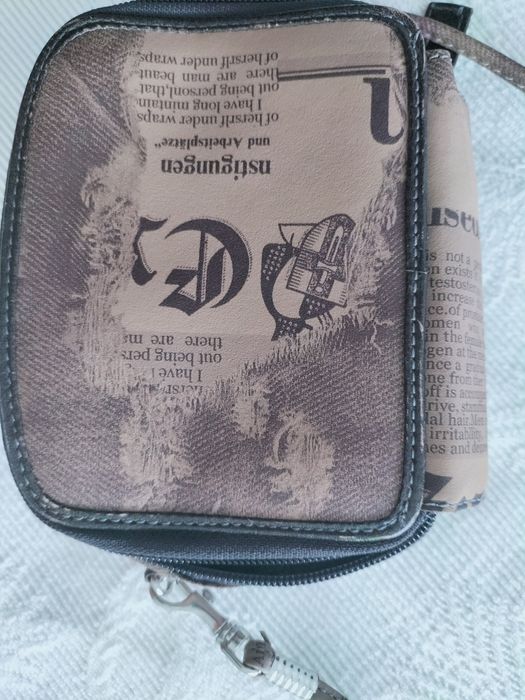 Pequena mala senhora nova