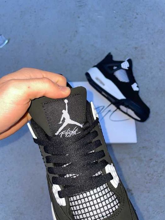 Jordan 4 Retro White Thunder R.44