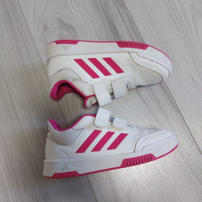 Buty dziecięce Adidas Tensaur Sport 2.0 z zapięciem na rzep.