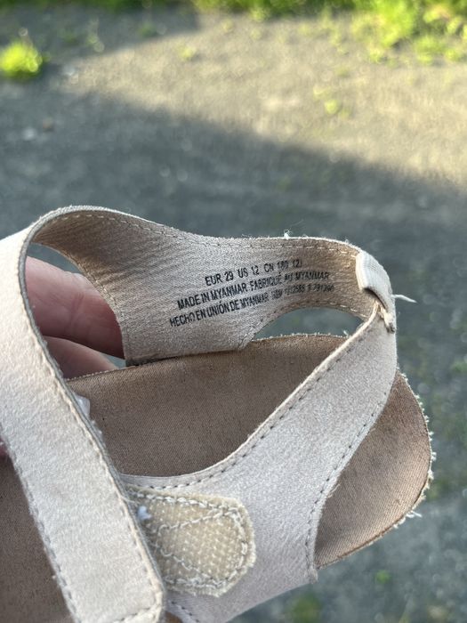 Продам босоніжки H&M