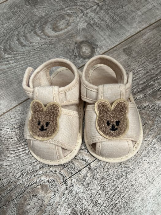 Продам нове взуття на малечу