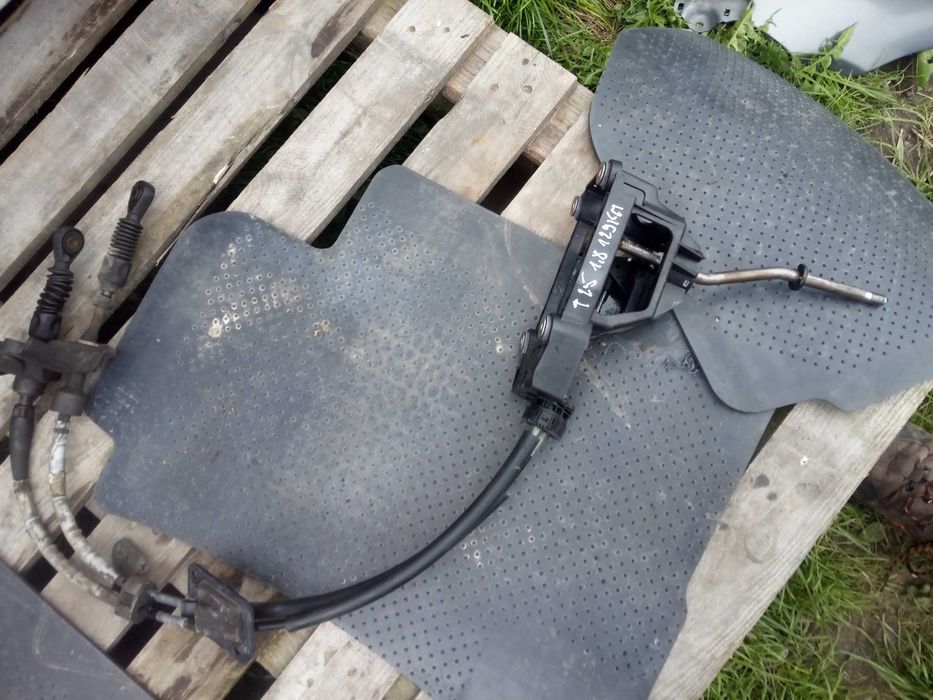 Toyota avensis t25 1,8 vvti 129km linki zmiany biegów wybierak