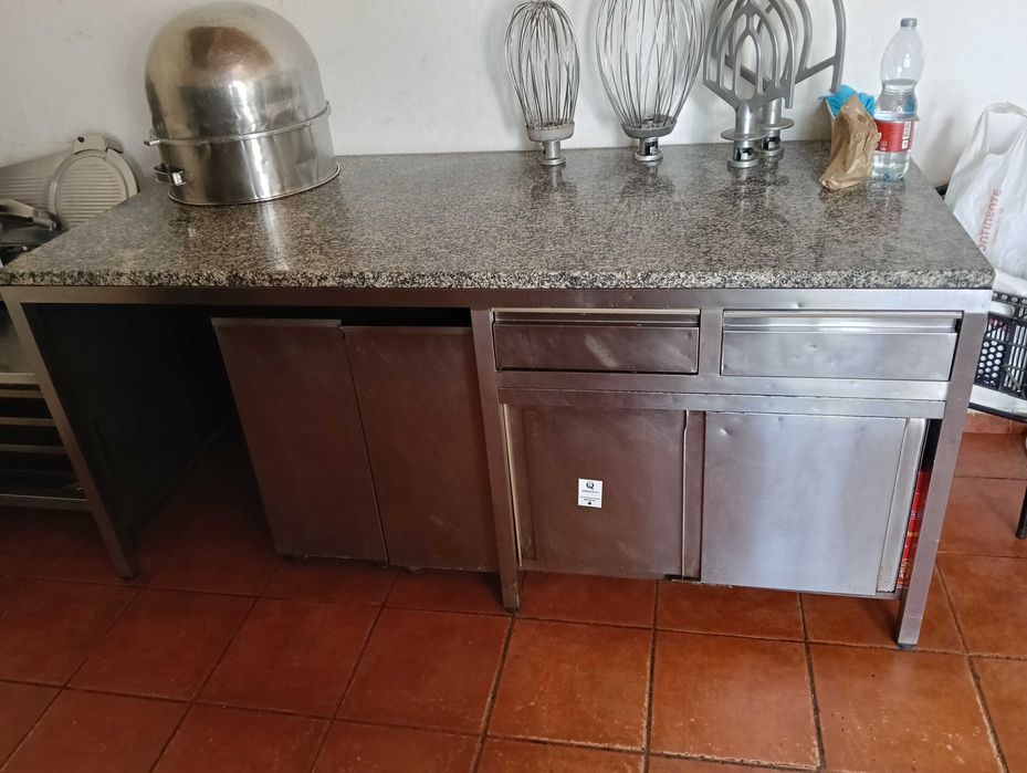 Bancada inox com pedra