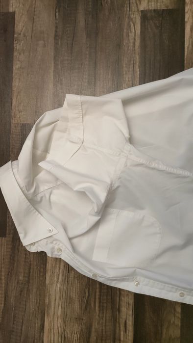 klasyczna, biała,prosta koszula z krótkim rękawem HUGO BOSS 41 . jak nowa