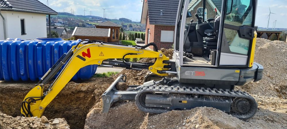 Uslugi ziemne,  usługi koparko-ładowarką, usługi minikoparką, wywrotka 3.5t ,Gliwice