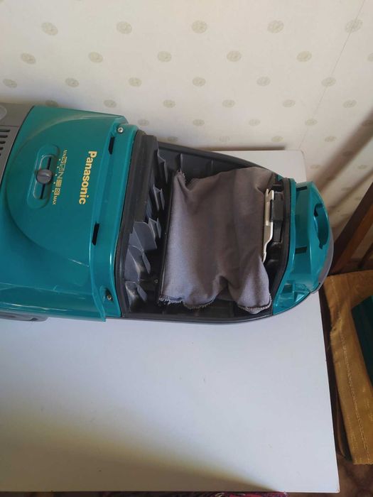 Пылесос Panasonic 1000Вт