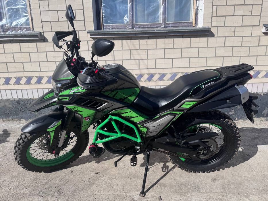 Мотоцикл Spark 300 2025 року