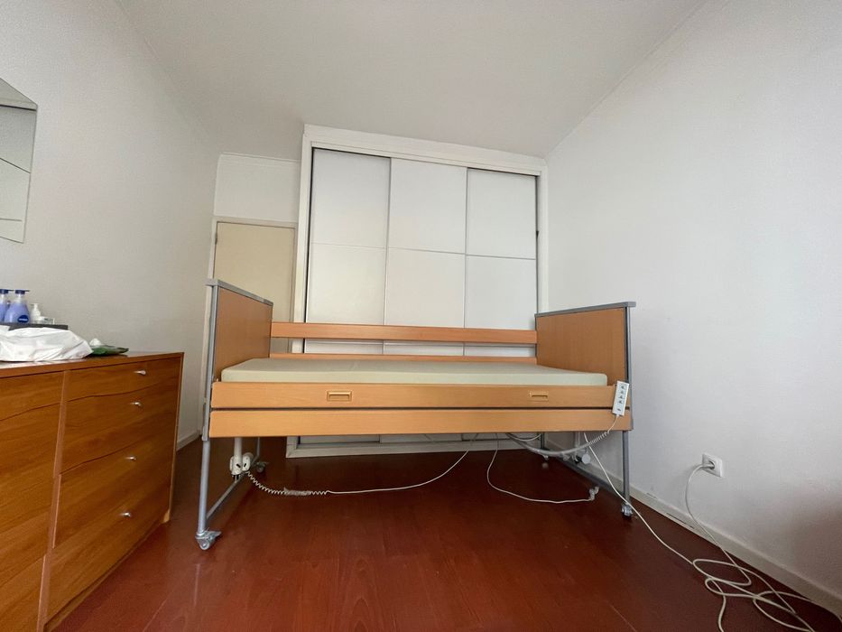 Cama Articulada Elétrica Invacare  + Colchão Anti Escaras