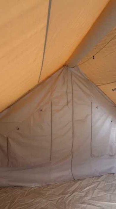Namiot rodzinny dmuchany 12m² z przegrodą – stan idealny