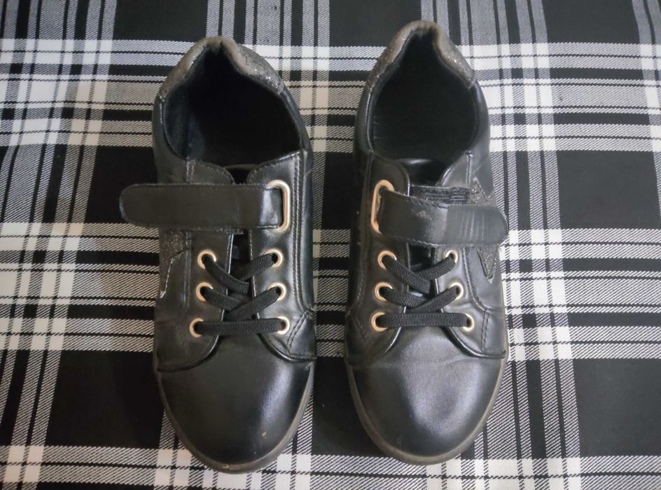 Шкільні туфлі 31 розмір на дівчинку.