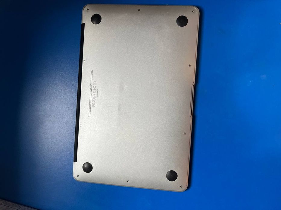MacBook air 2011 года(не работает ссд)
