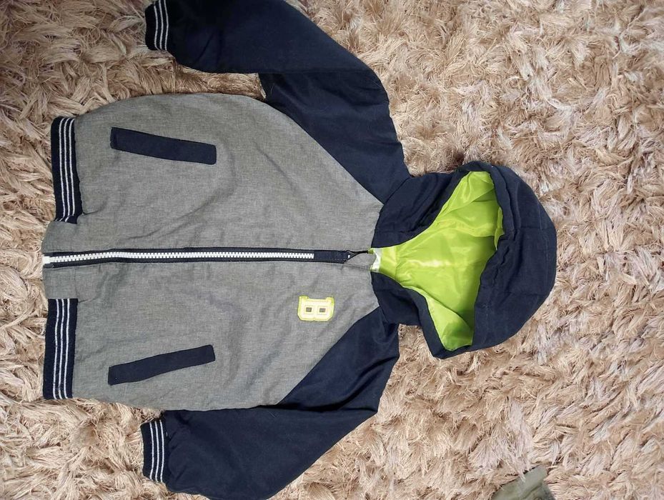 Куртка весна/осень на 98 см