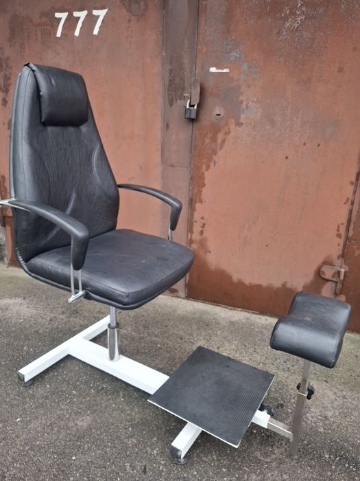 Кресло педикюрное , маникюр