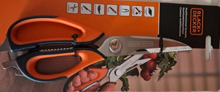 Tesoura Black and Decker para jardinagem e/ou trabalhos manuais