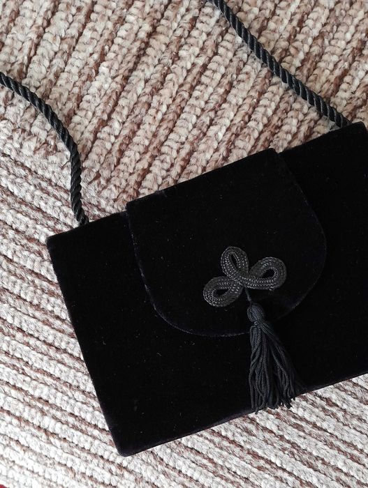 Бархатный клатч Италия