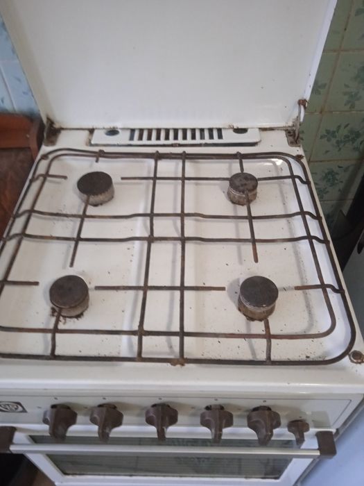 Продам газову плиту