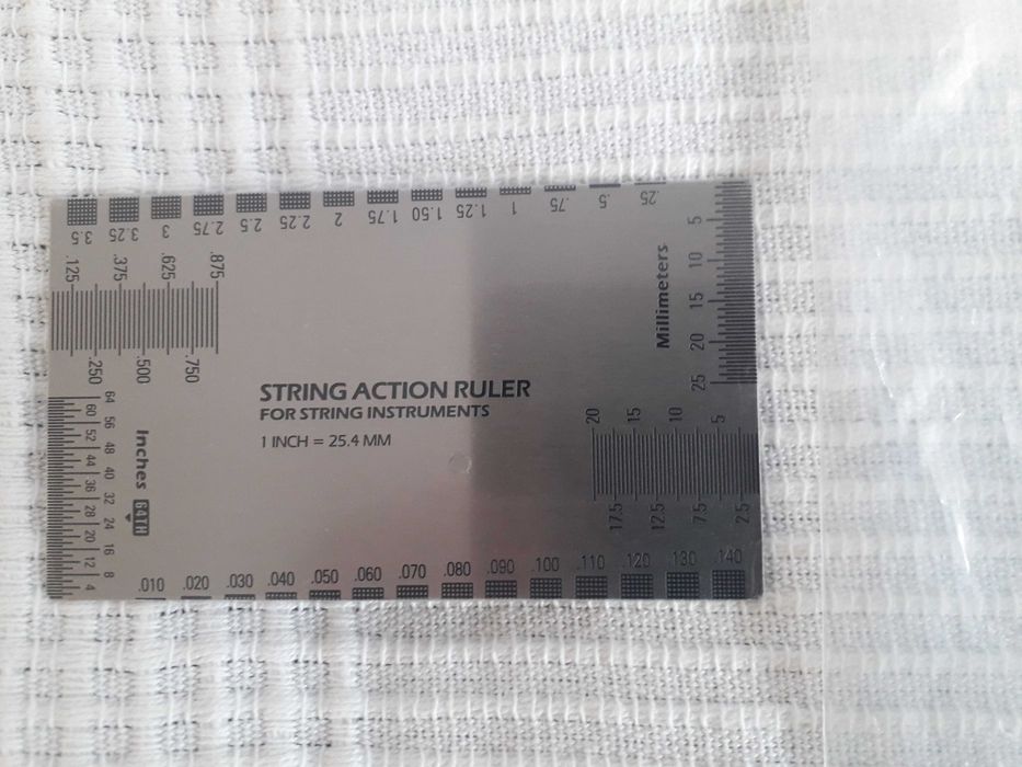 Gitara regulacja: string action ruler, szczelinomierz, radius, pilniki