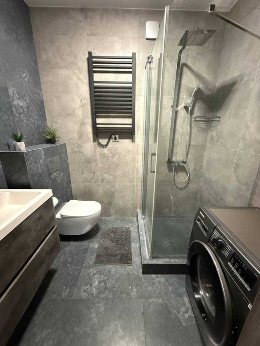 Простора 3-кімнатна квартира в клубному будинку з закритою територією.