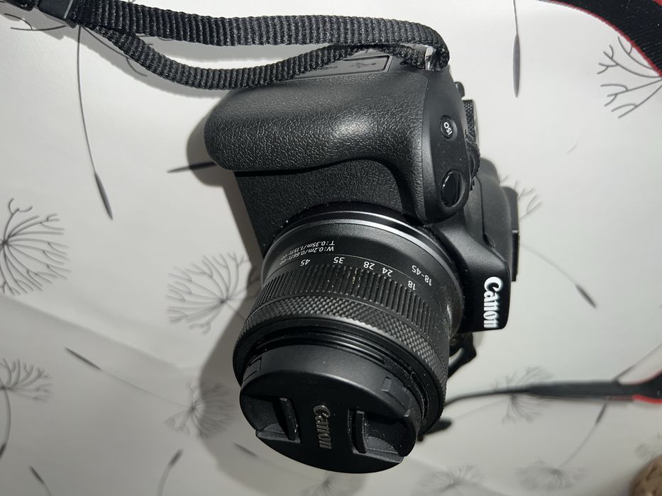 Pack Fotográfica Canon Mirrorless EOS R50 + RF-S 18-45 IS STM + Microfone