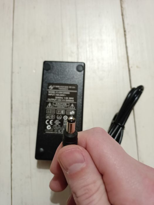 Сетевой AC адаптер 12V 5000 mA