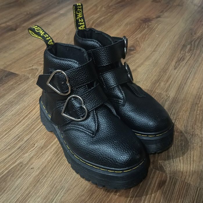 Dr. Martens Devon Heart