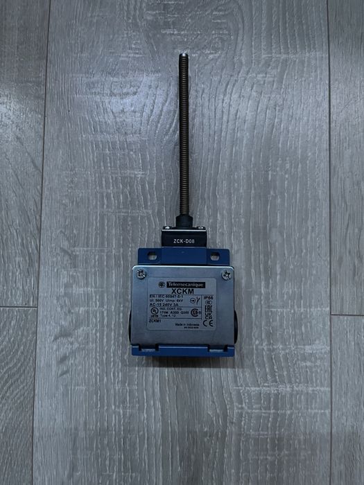 Wyłącznik krańcowy Telemecanique ZCKM1