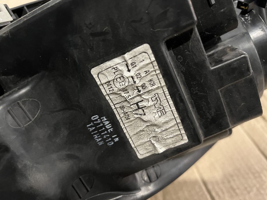 Фара ліва Vw Golf 5 V в наявності!