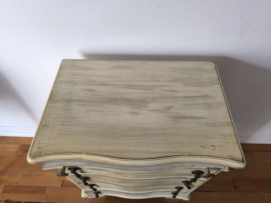 Movel de apoio com gavetas