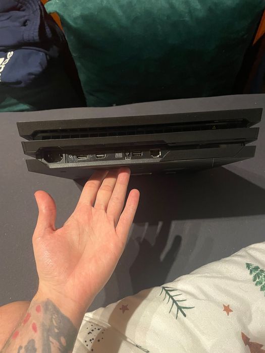 Konsola PlayStation 4 pro