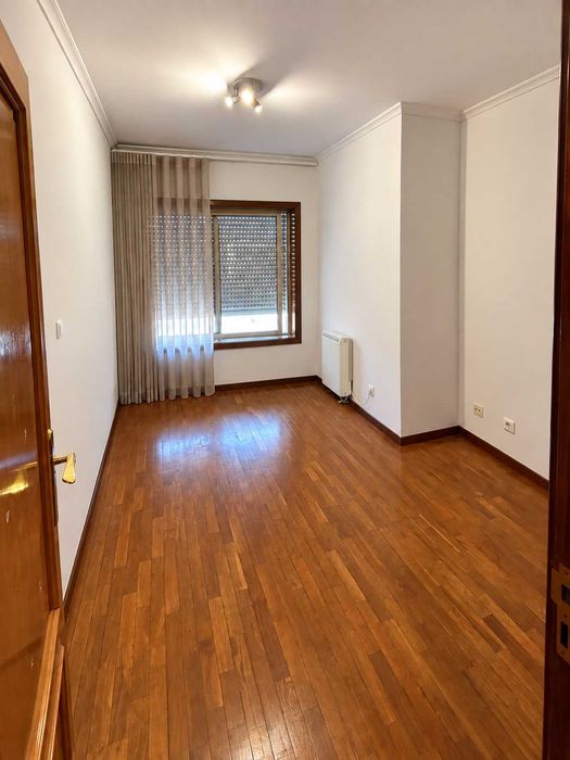 Apartamento T2 com garagem, Águas Santas, Maia