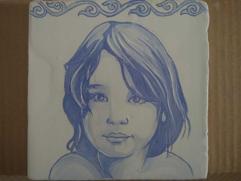 Azulejos pintados a mão. Retratos sobre cerâmica. Desenhos de animais.