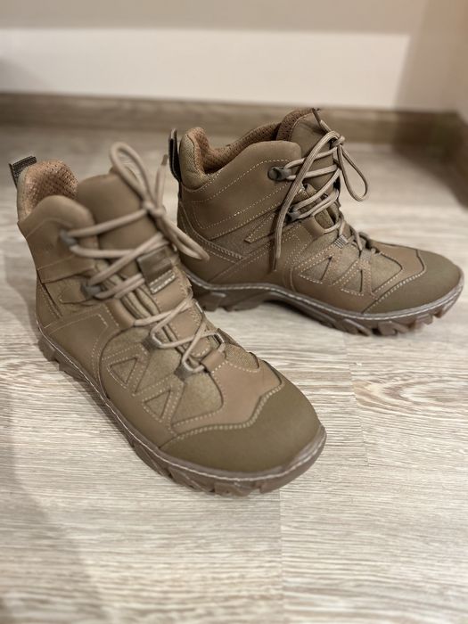 Берци 2500 грн нульцеві жіночі зима 39