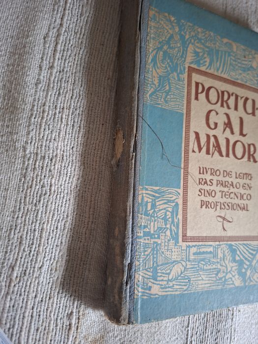Conjunto de 2 livros do antigo ensino básico por  3 euros
