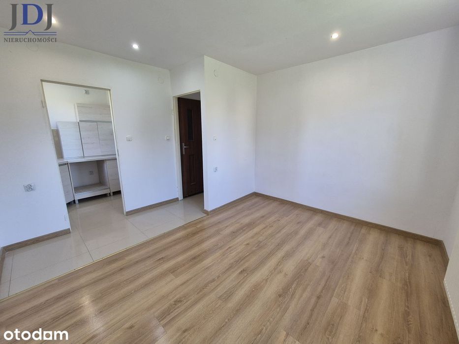 Budynek 350 m2, działka 17 ar. Przewodów