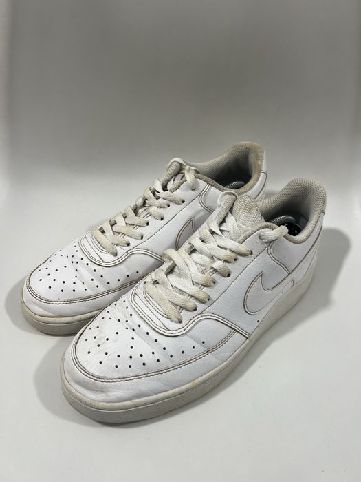 Кросівки Nike.