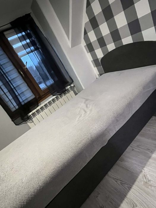 Lóżko jednoosobowe