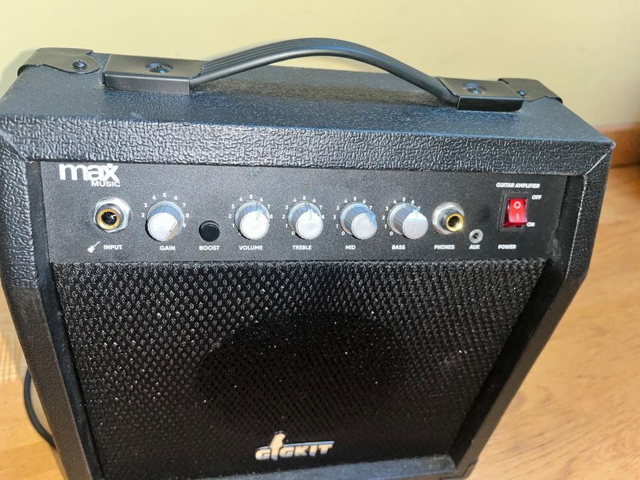 Gitara basowa Echo plus wzmacniacz
